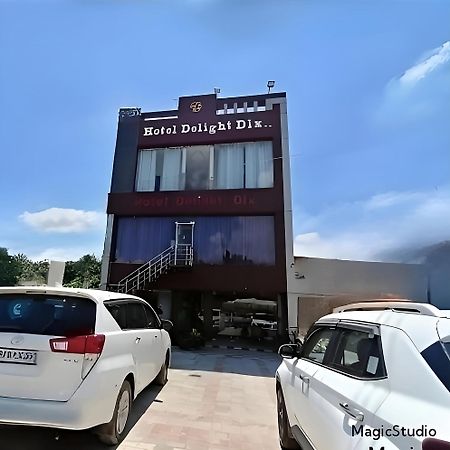 Hotel Delight Deluxe Pipra Dewās Kültér fotó