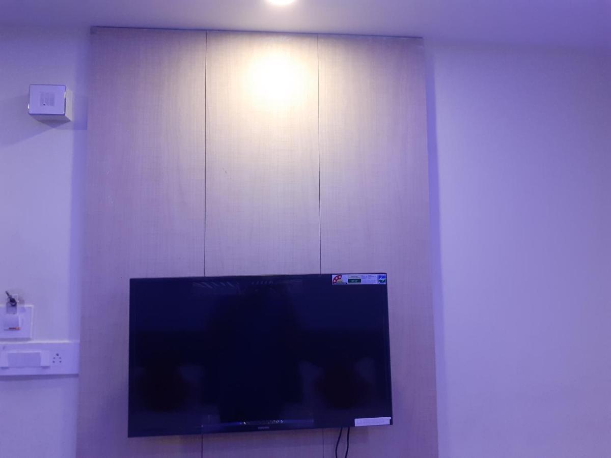Hotel Delight Deluxe Pipra Dewās Kültér fotó