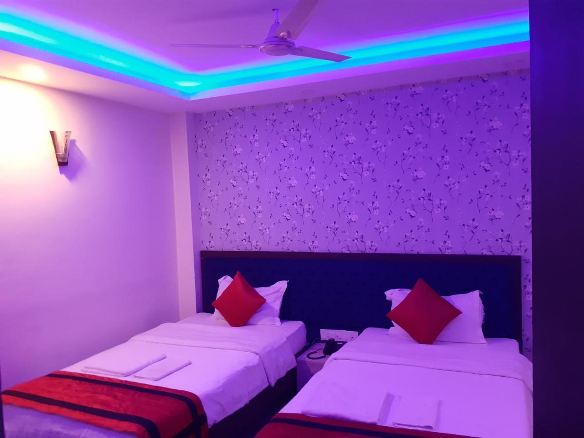Hotel Delight Deluxe Pipra Dewās Kültér fotó
