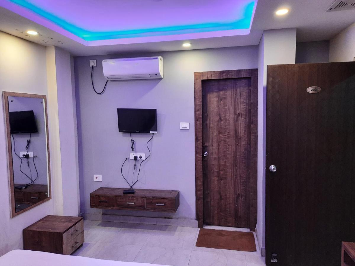 Hotel Delight Deluxe Pipra Dewās Kültér fotó