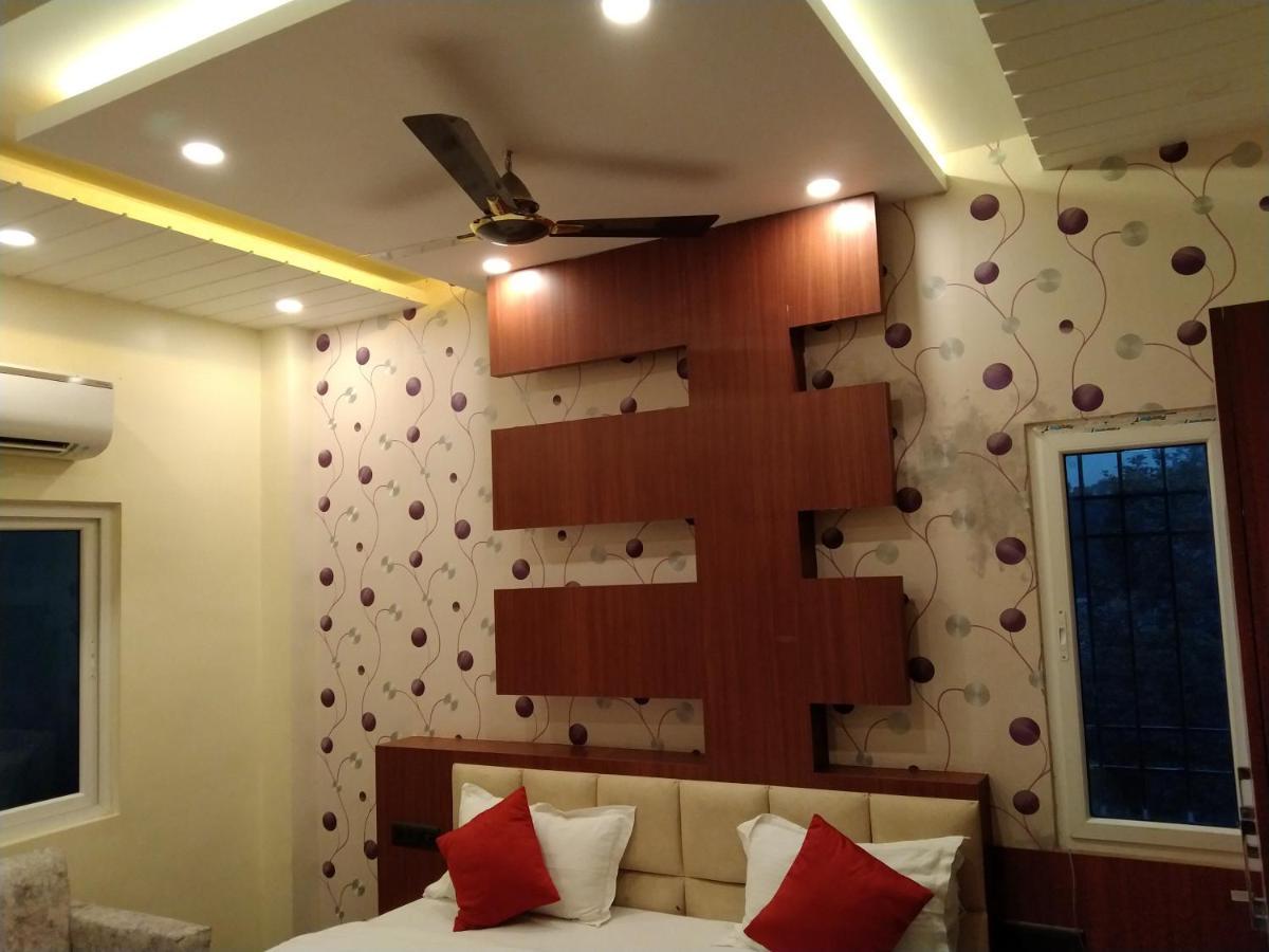 Hotel Delight Deluxe Pipra Dewās Kültér fotó