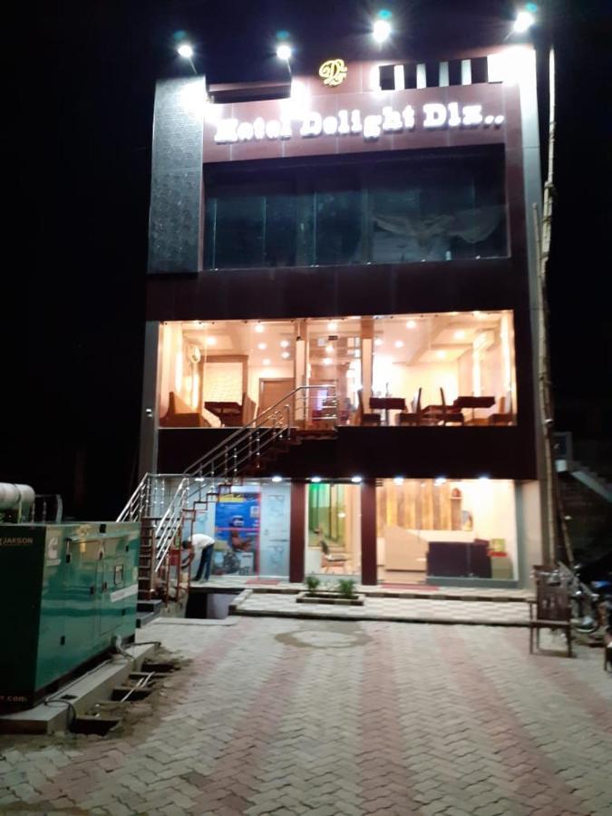 Hotel Delight Deluxe Pipra Dewās Kültér fotó